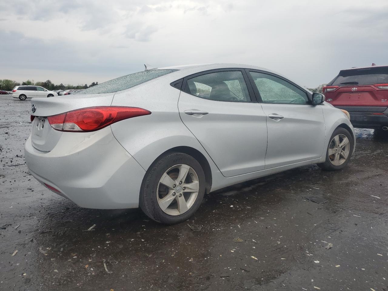 2011 HYUNDAI ELANTRA