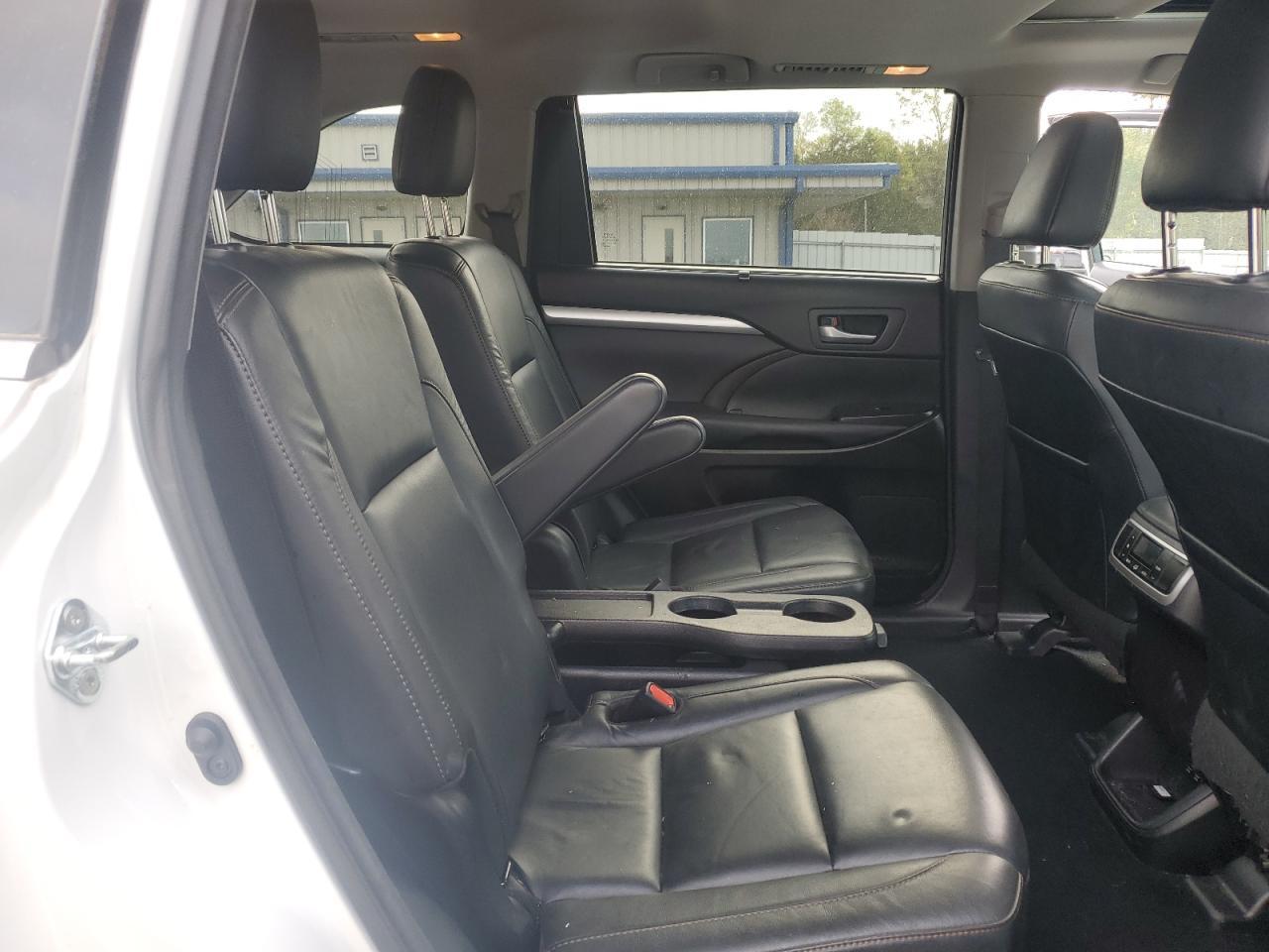 2017 TOYOTA HIGHLANDER