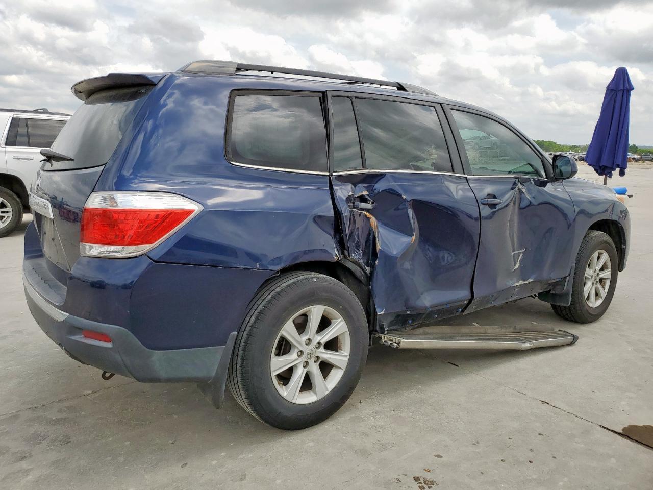 2013 TOYOTA HIGHLANDER