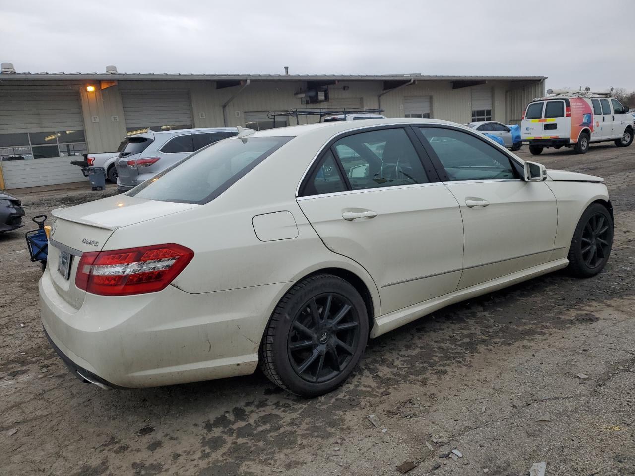 2011 MERCEDES-BENZ E-Class