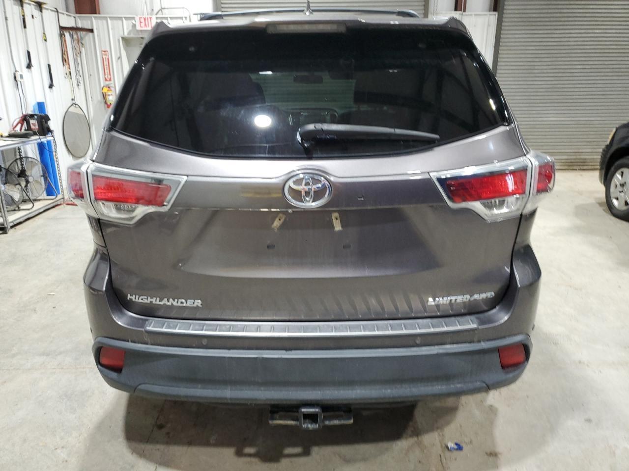 2016 TOYOTA HIGHLANDER