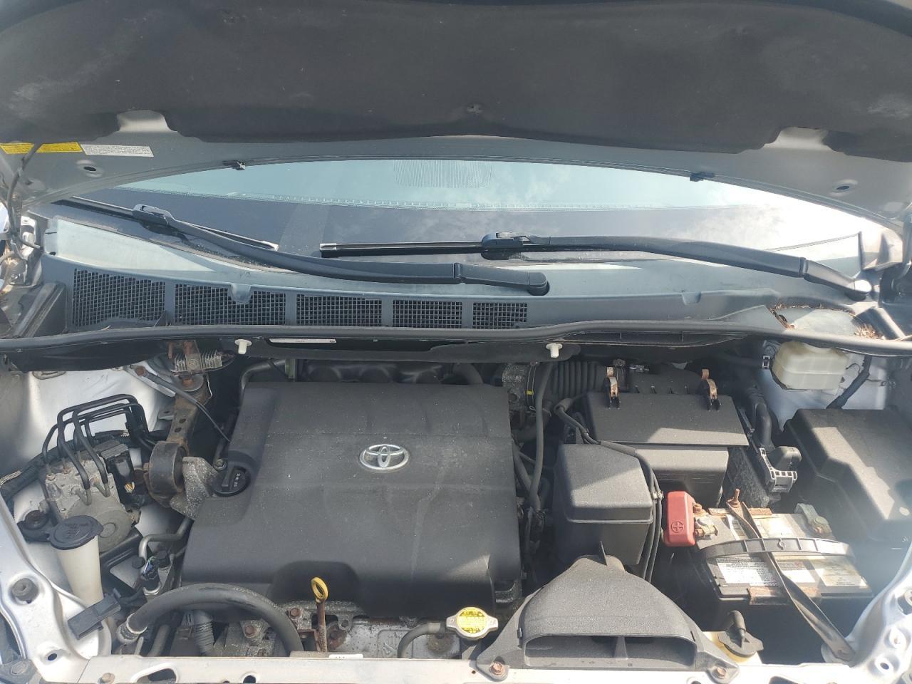 2013 TOYOTA SIENNA