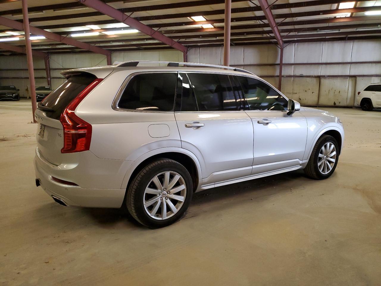 2019 VOLVO XC90