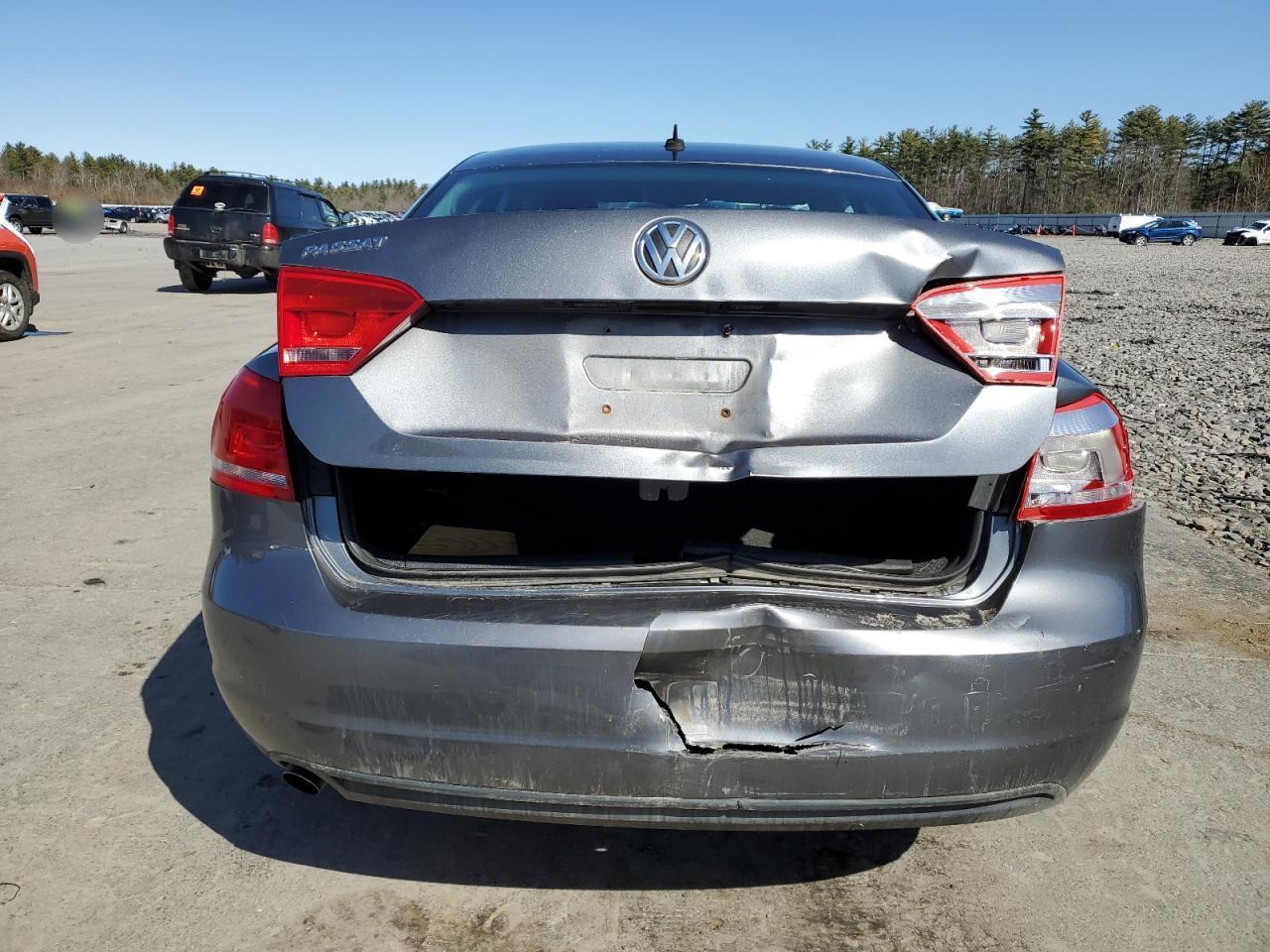 2014 VOLKSWAGEN Passat