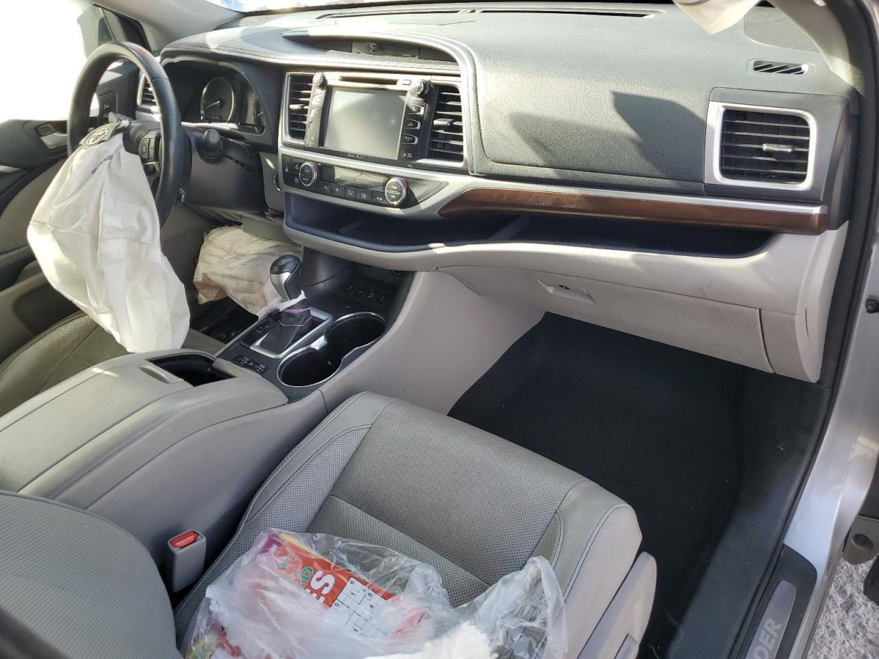 2015 TOYOTA HIGHLANDER