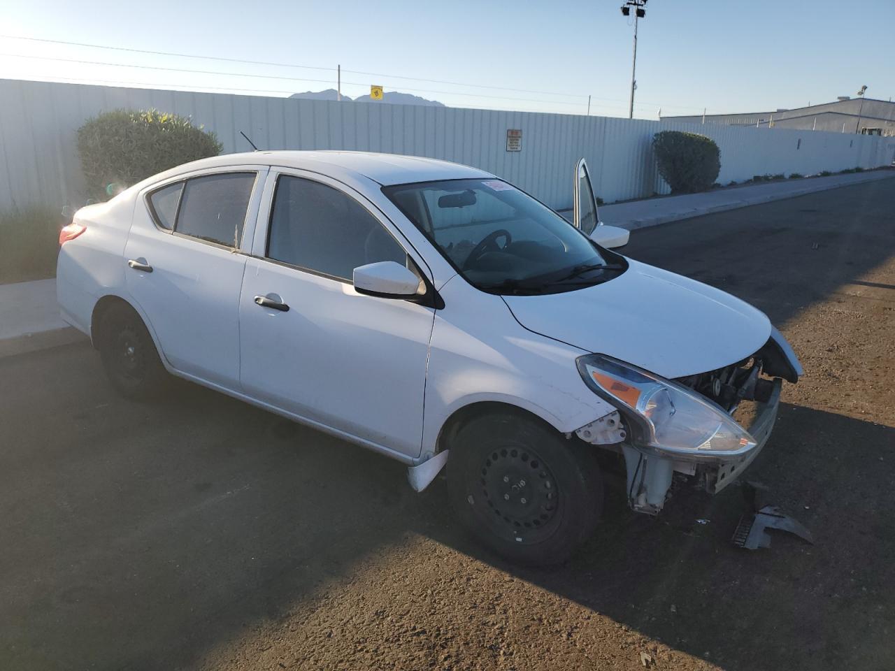 2017 NISSAN VERSA