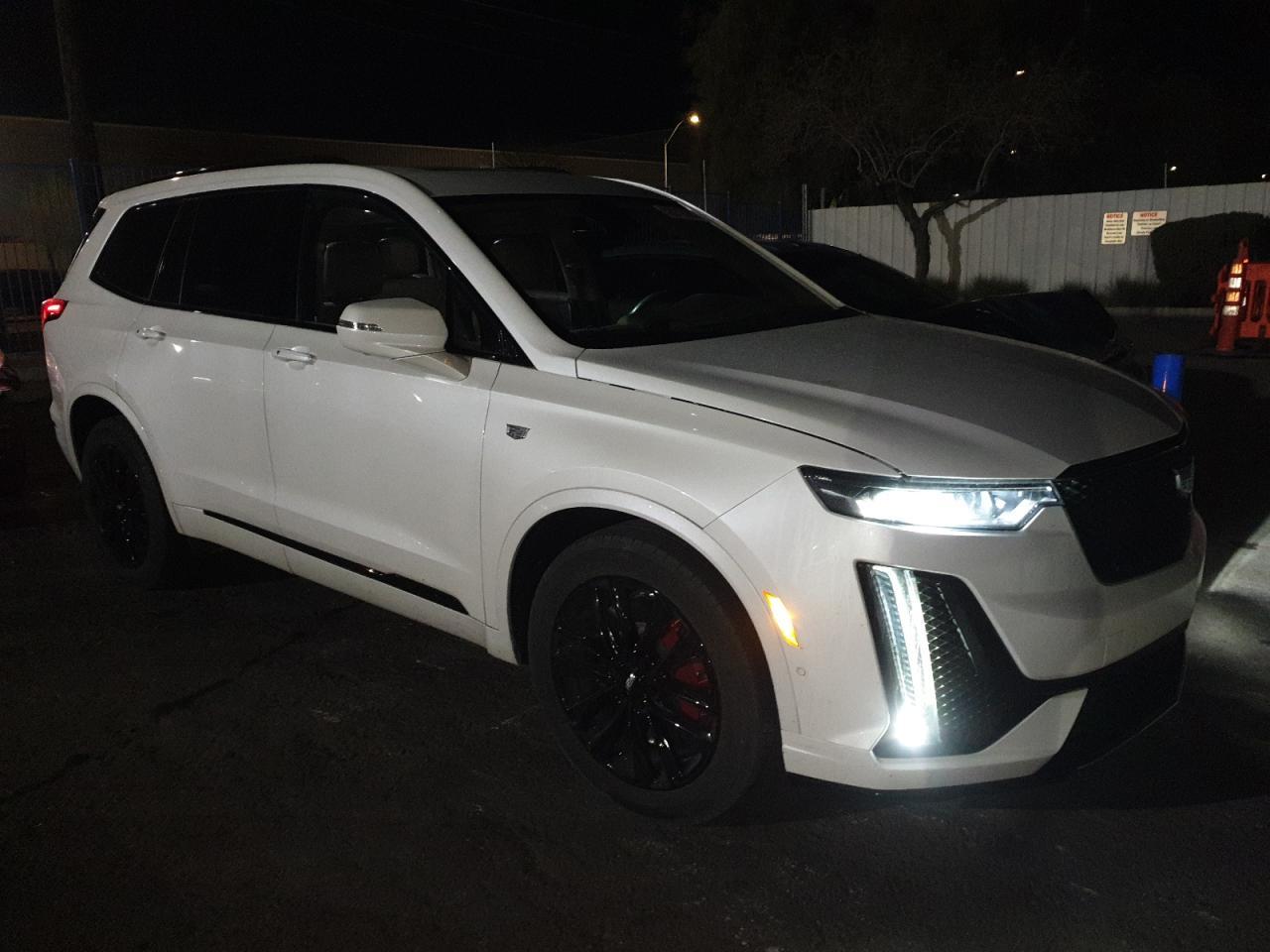 2022 CADILLAC XT6