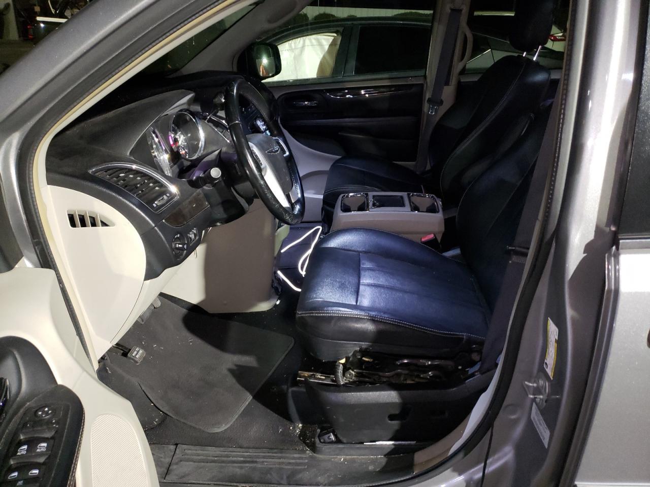 2016 CHRYSLER Town & Cou