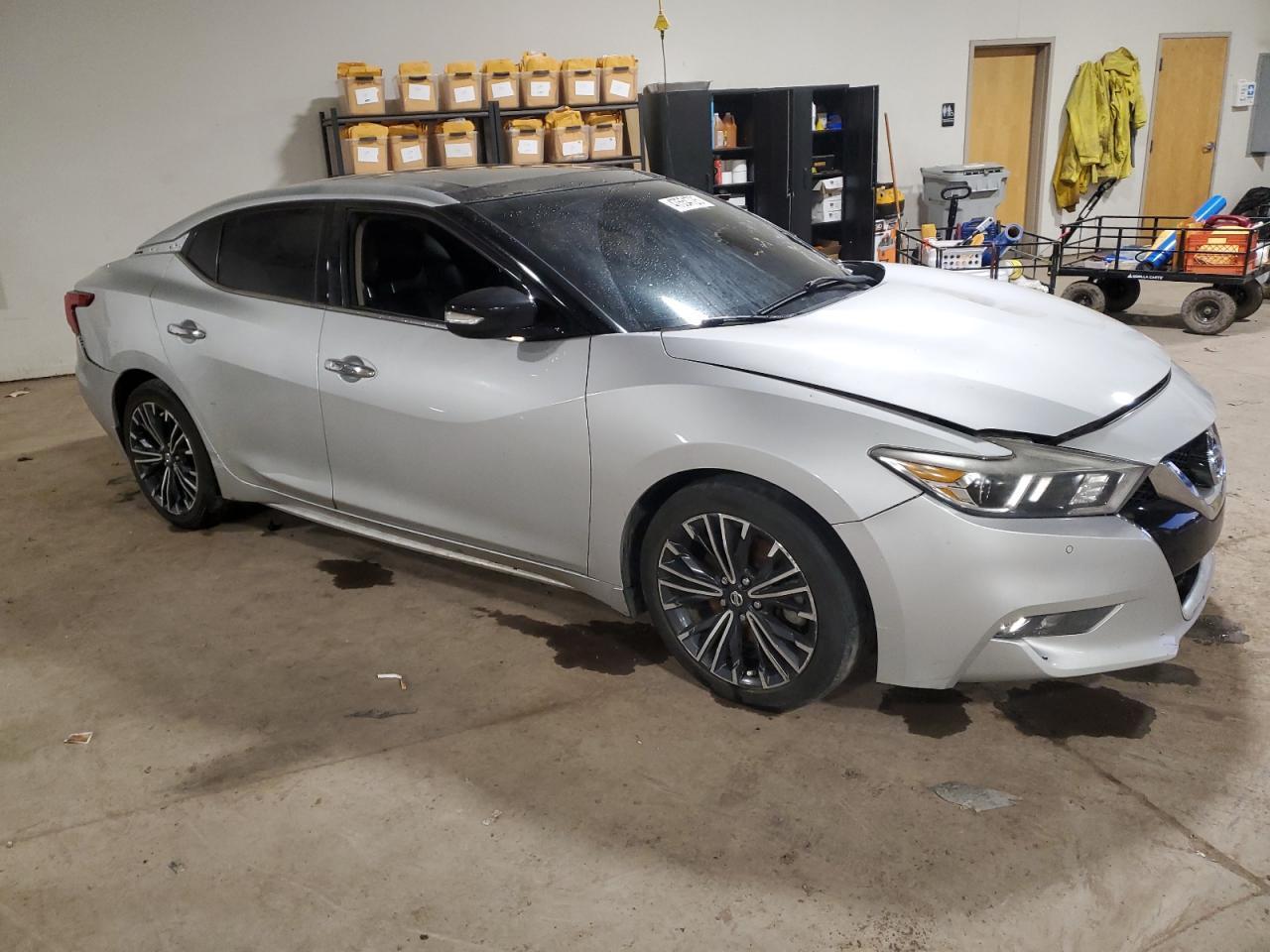 2017 NISSAN Maxima