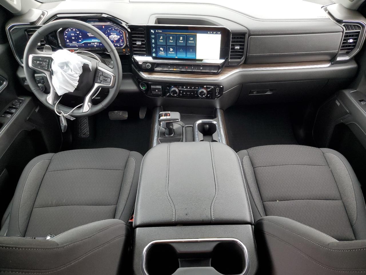 2024 CHEVROLET Silverado