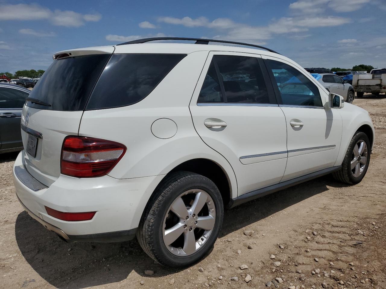 2011 MERCEDES-BENZ ML-Class