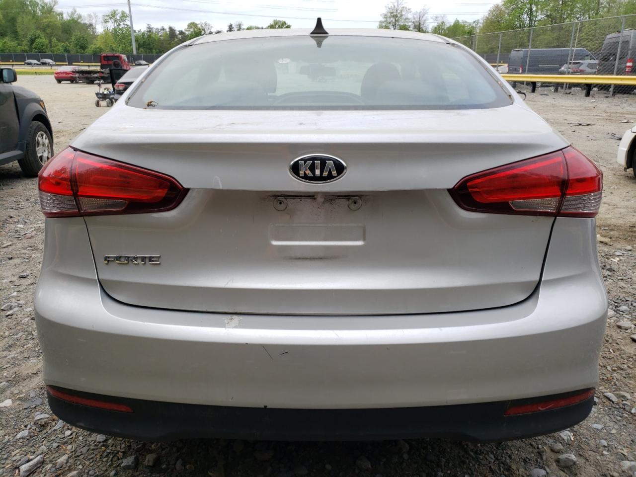 2017 KIA FORTE