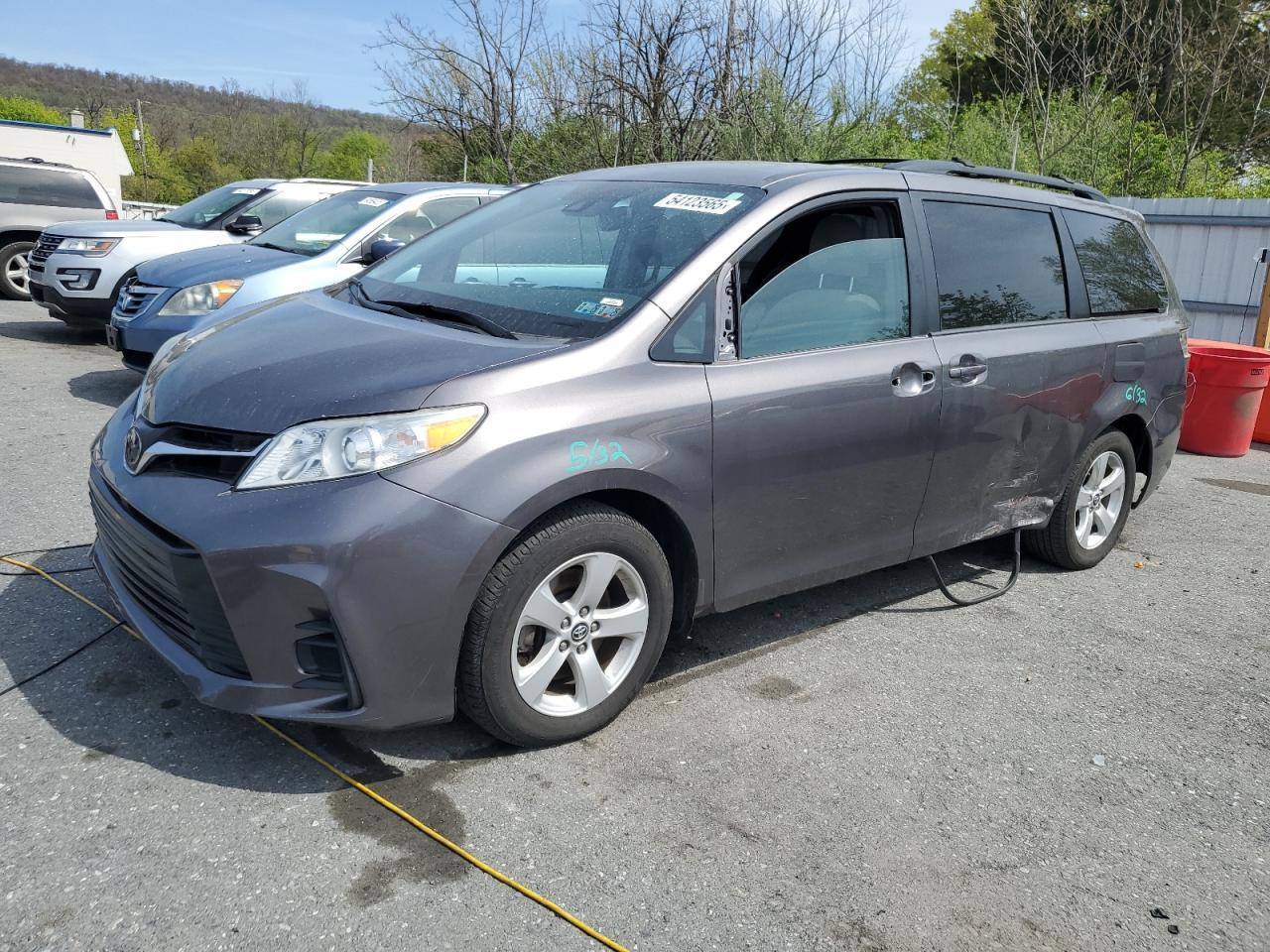 2018 TOYOTA SIENNA