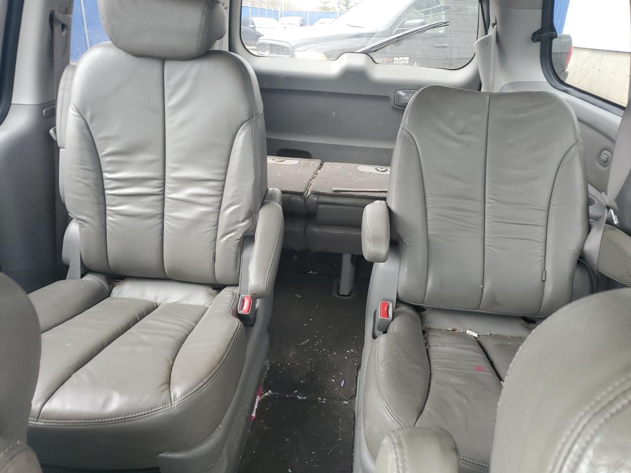 2008 KIA SEDONA