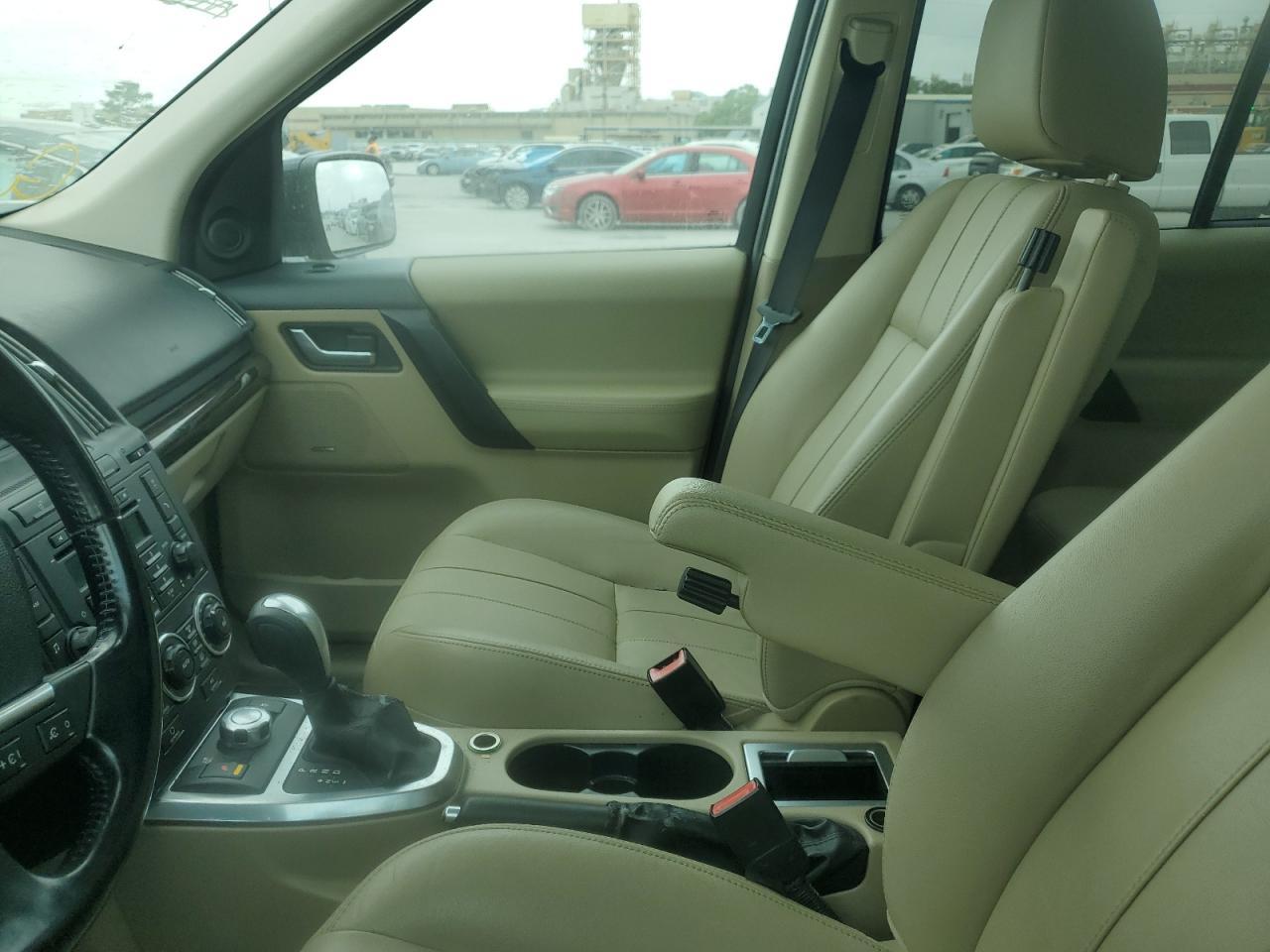 2011 LAND ROVER LR2