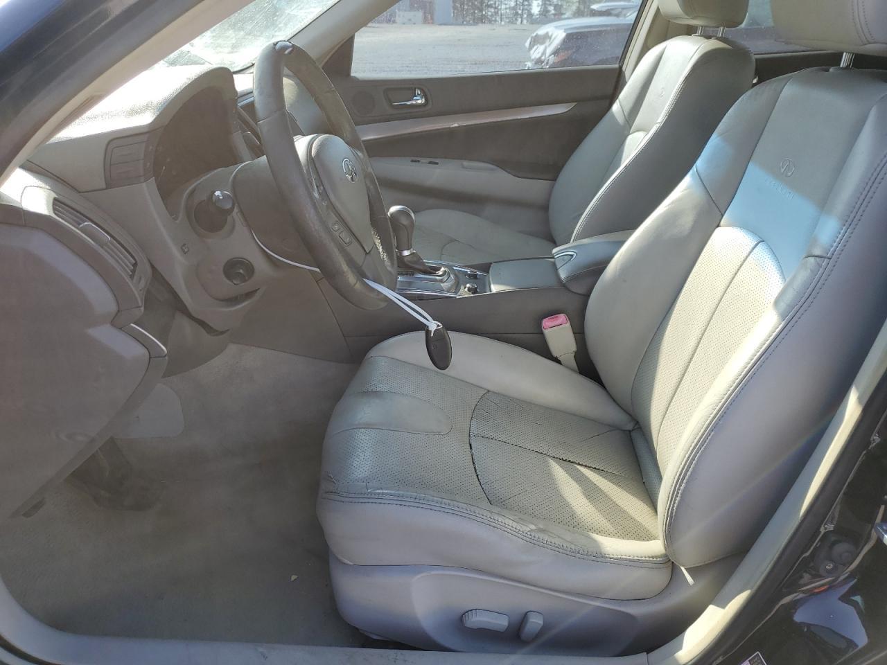 2011 INFINITI G37