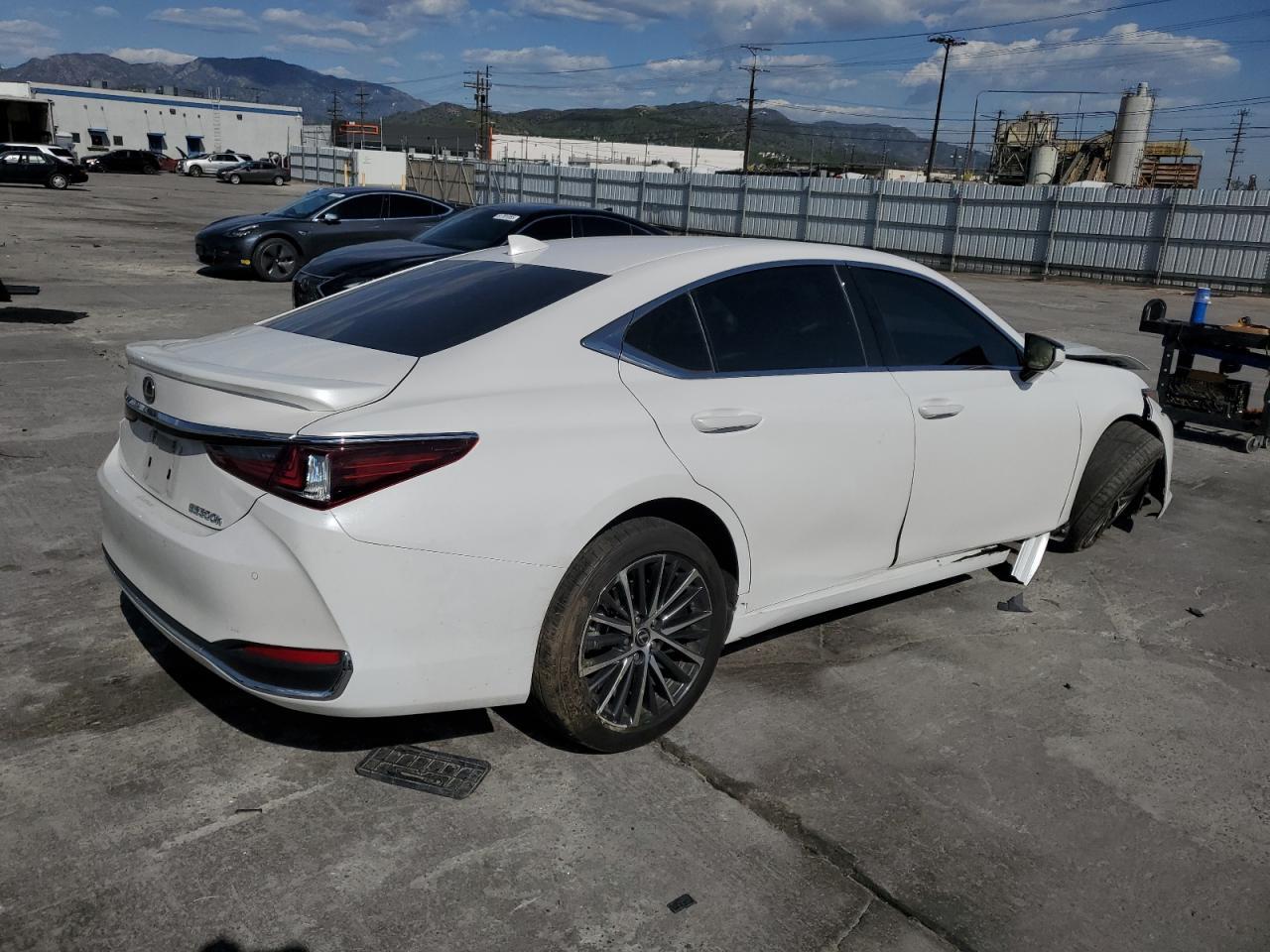 2022 LEXUS Es 300