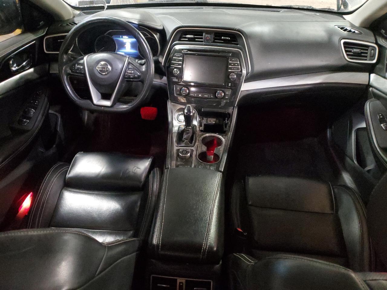 2017 NISSAN Maxima