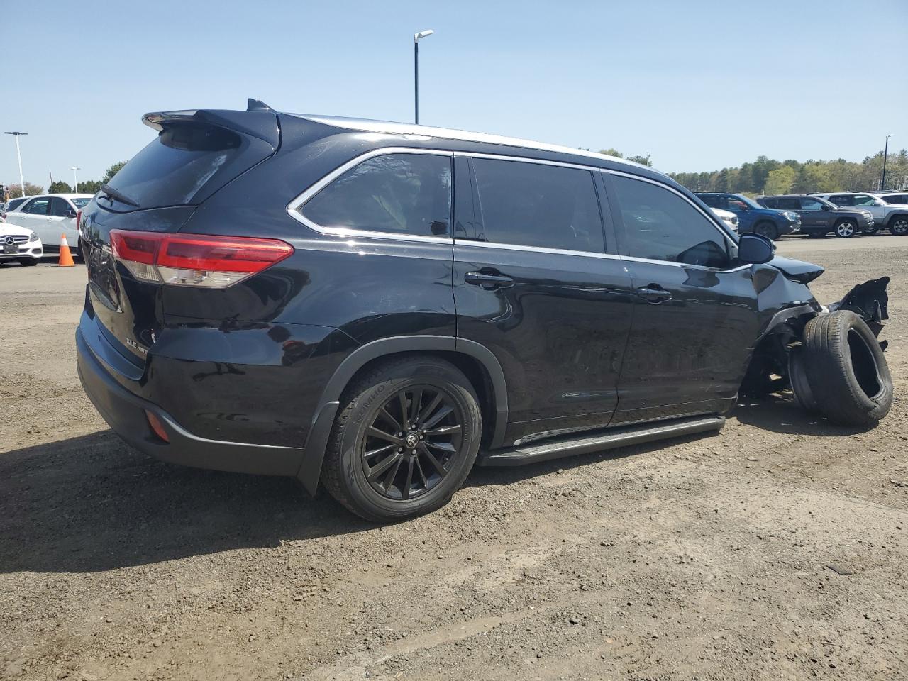 2017 TOYOTA HIGHLANDER