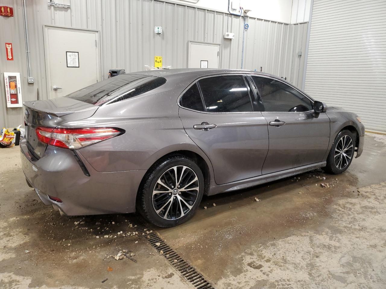 2018 TOYOTA CAMRY
