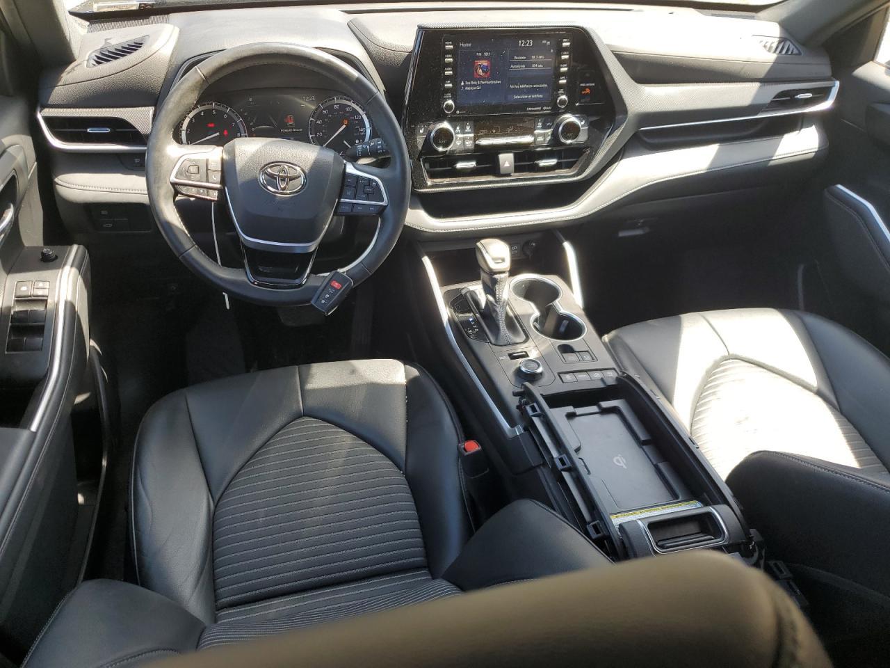 2022 TOYOTA HIGHLANDER
