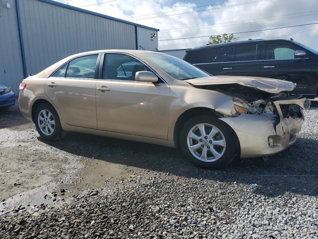 2011 TOYOTA CAMRY