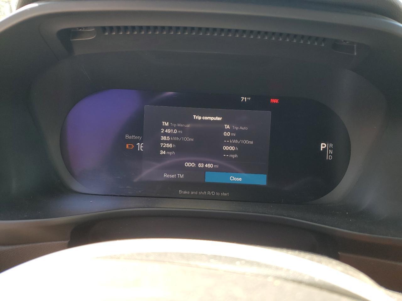 2021 VOLVO XC40
