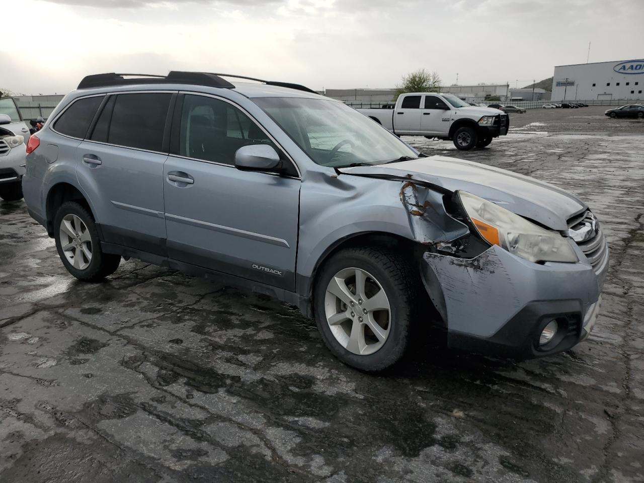 2013 SUBARU Outback