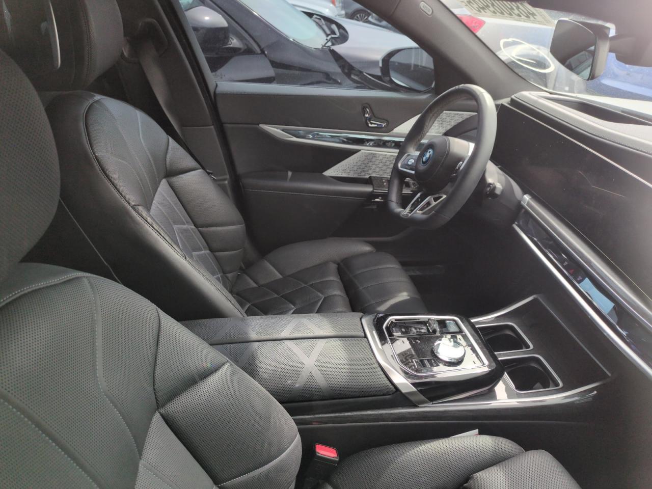 2023 BMW i7