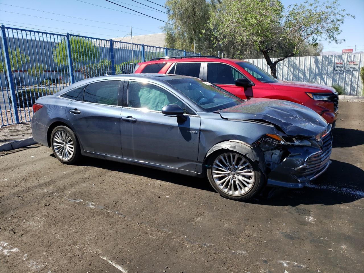 2019 TOYOTA Avalon