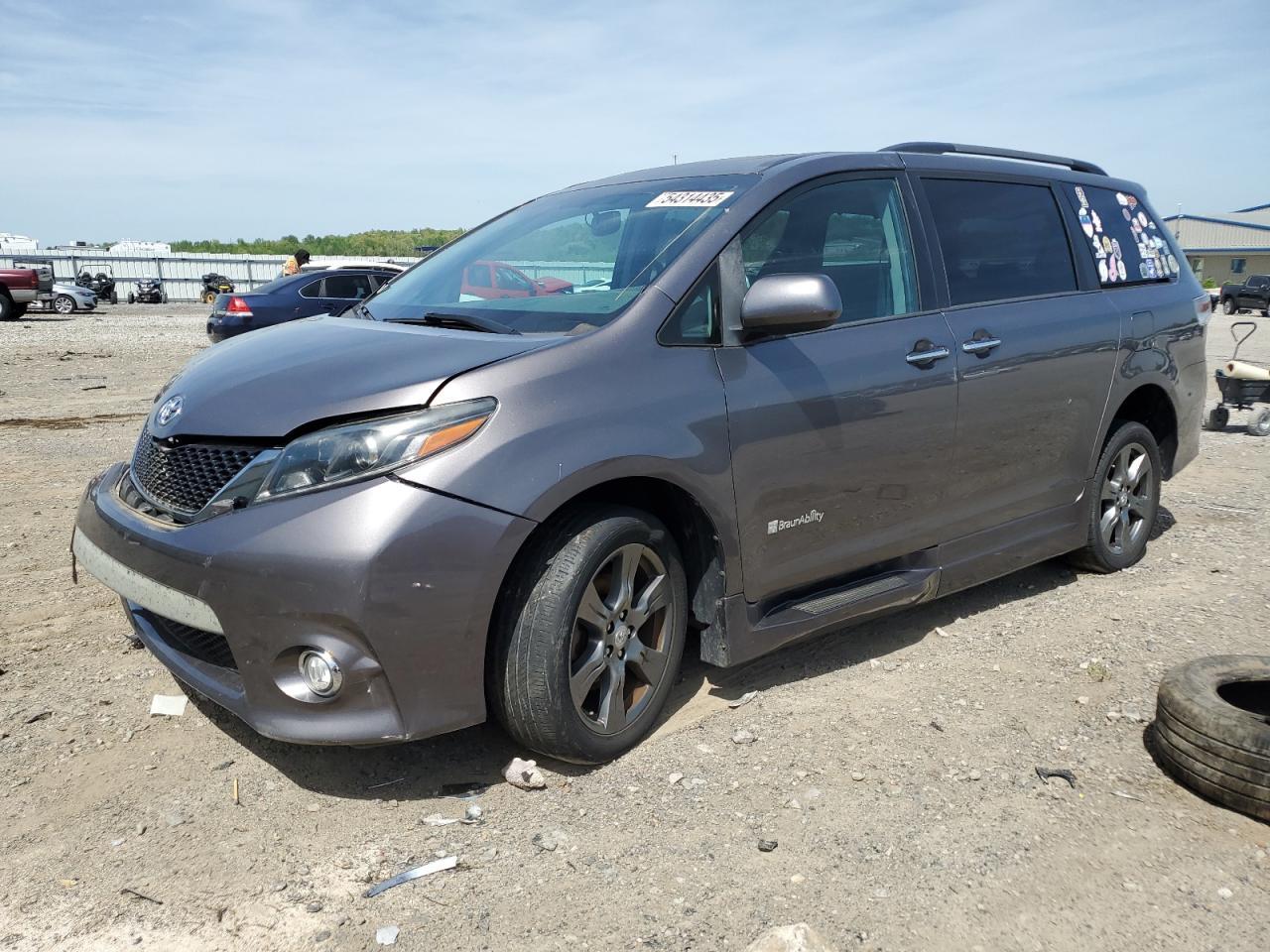 2017 TOYOTA SIENNA