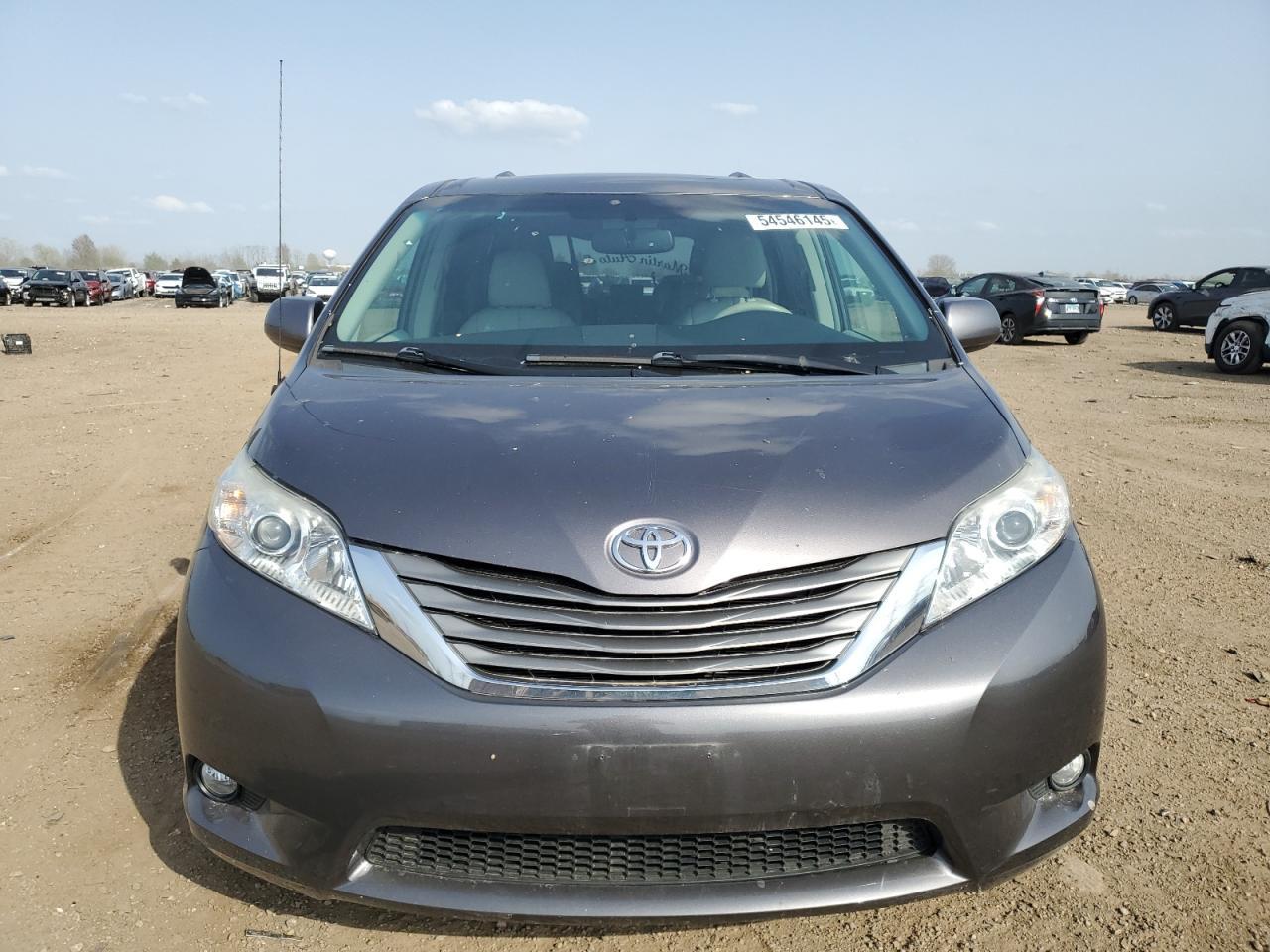 2012 TOYOTA SIENNA