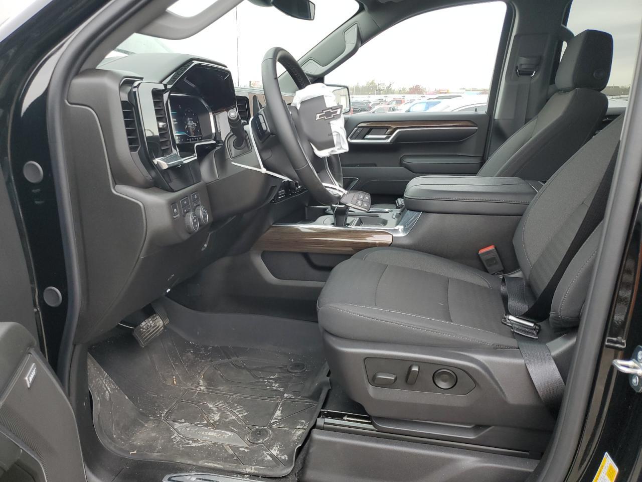 2024 CHEVROLET Silverado