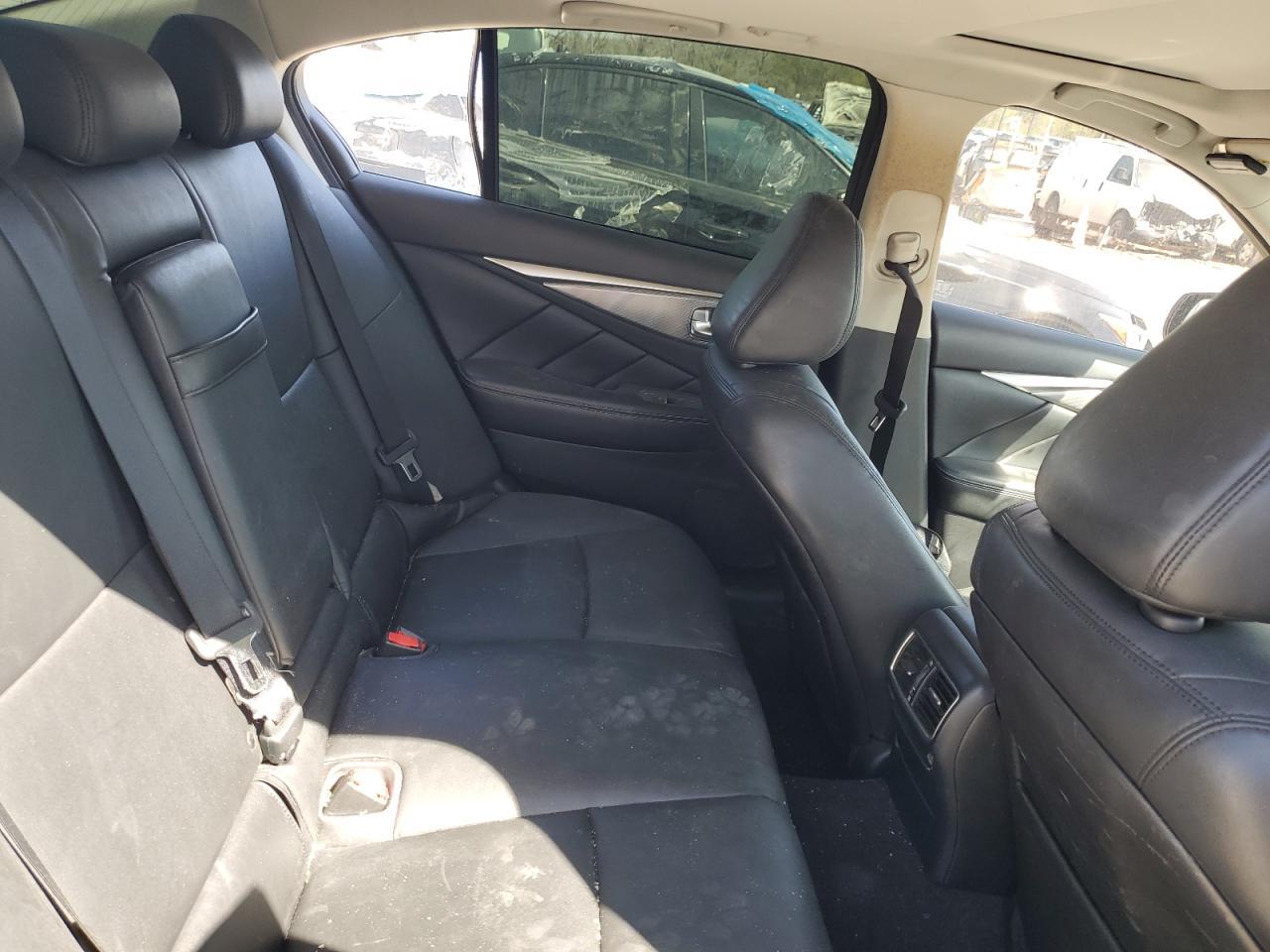 2016 INFINITI Q50