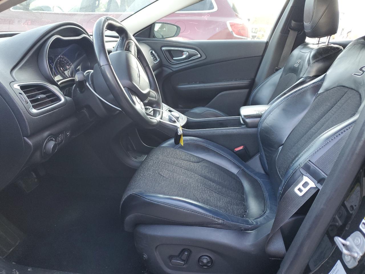 2016 CHRYSLER 200