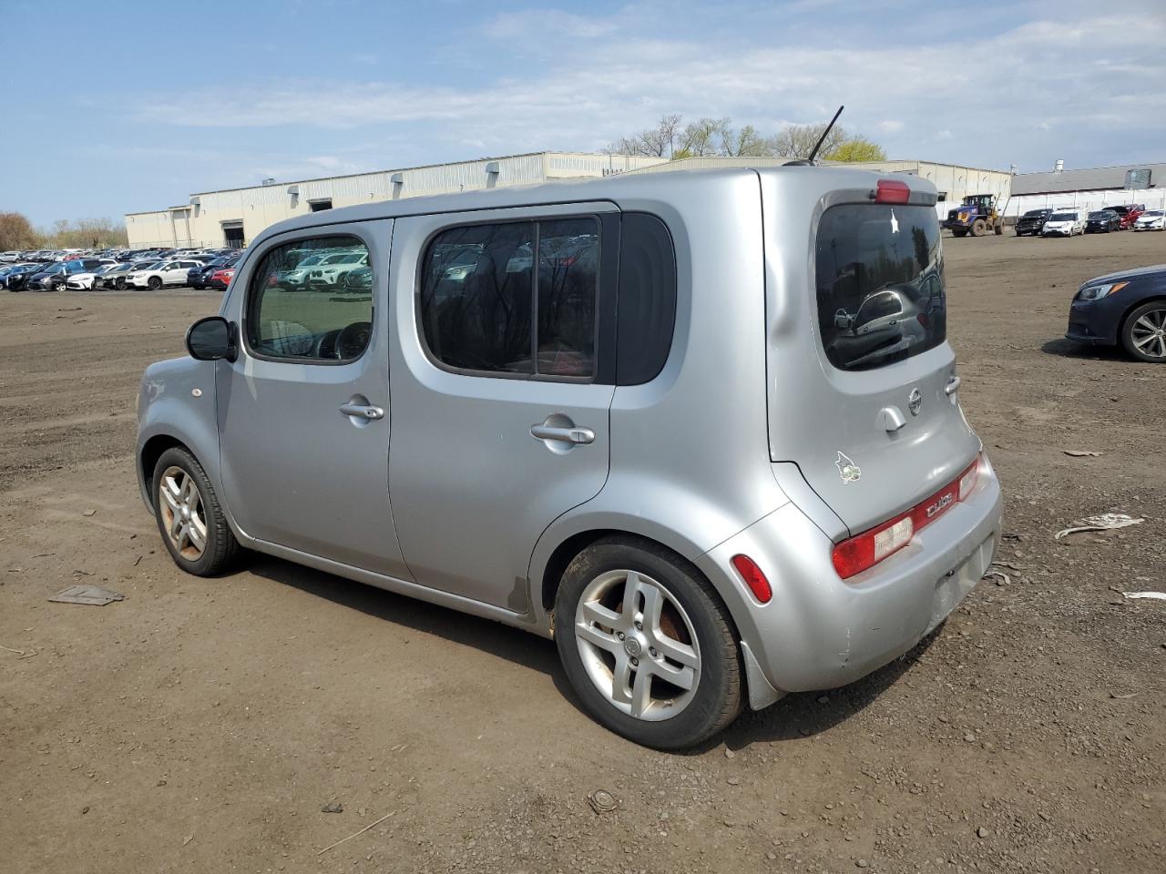 2011 NISSAN CUBE