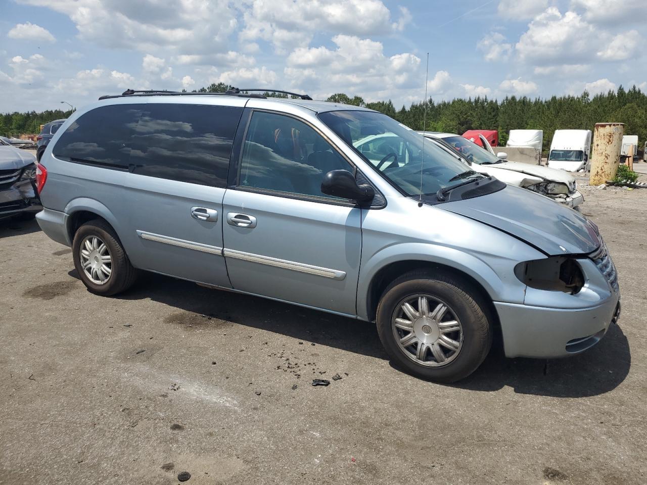 2005 CHRYSLER Town & Country
