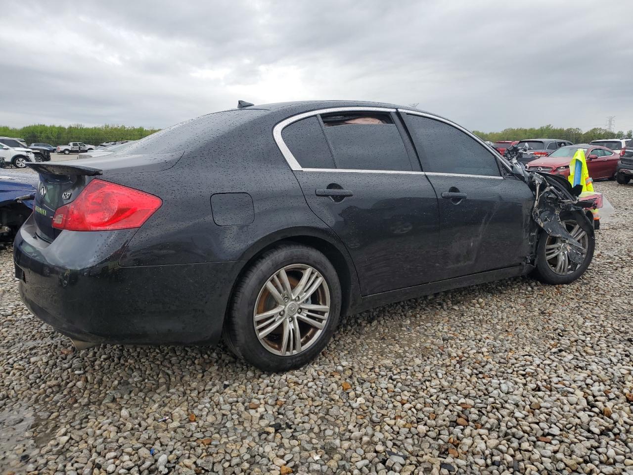 2011 INFINITI G37
