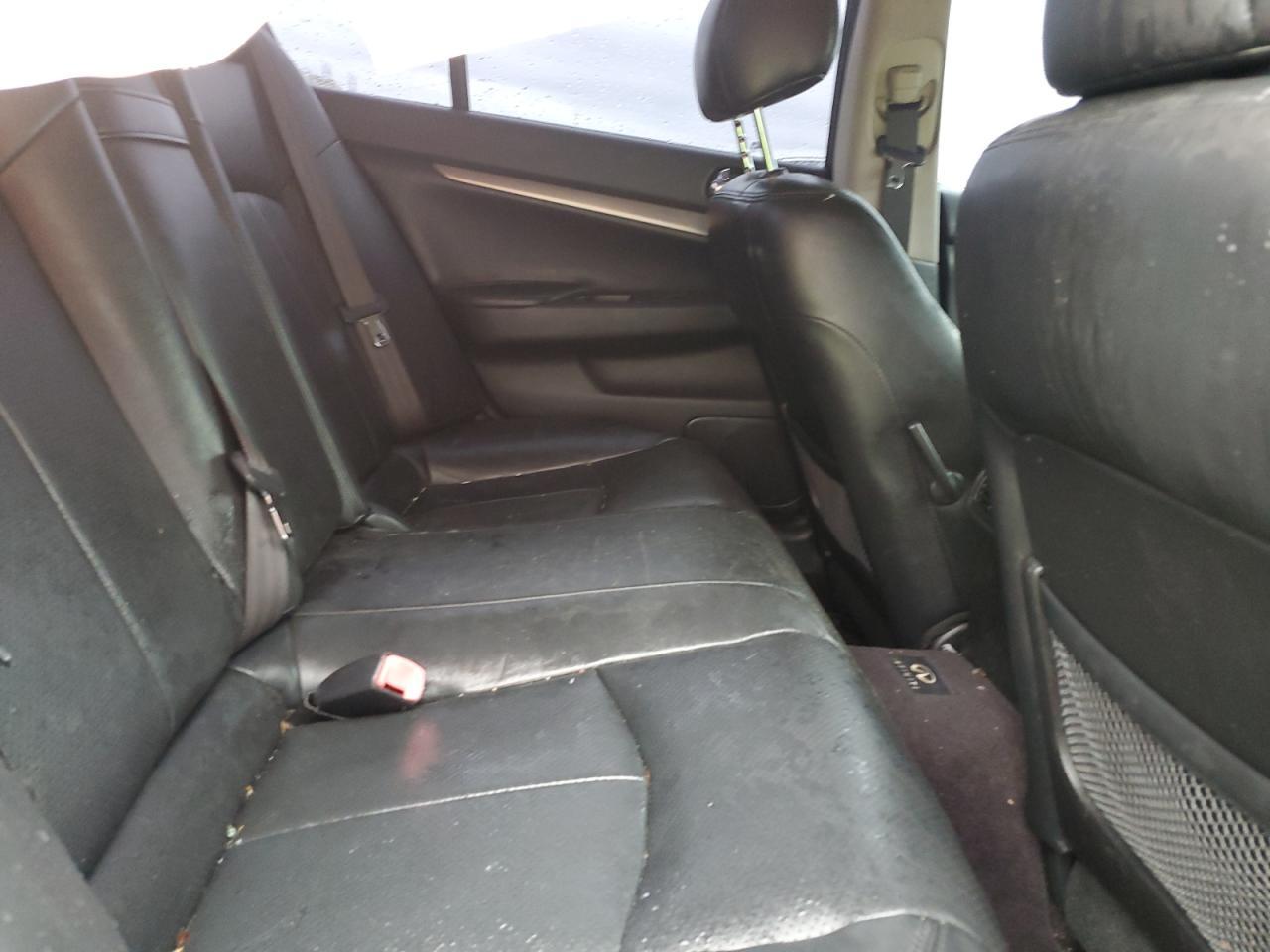 2011 INFINITI G37