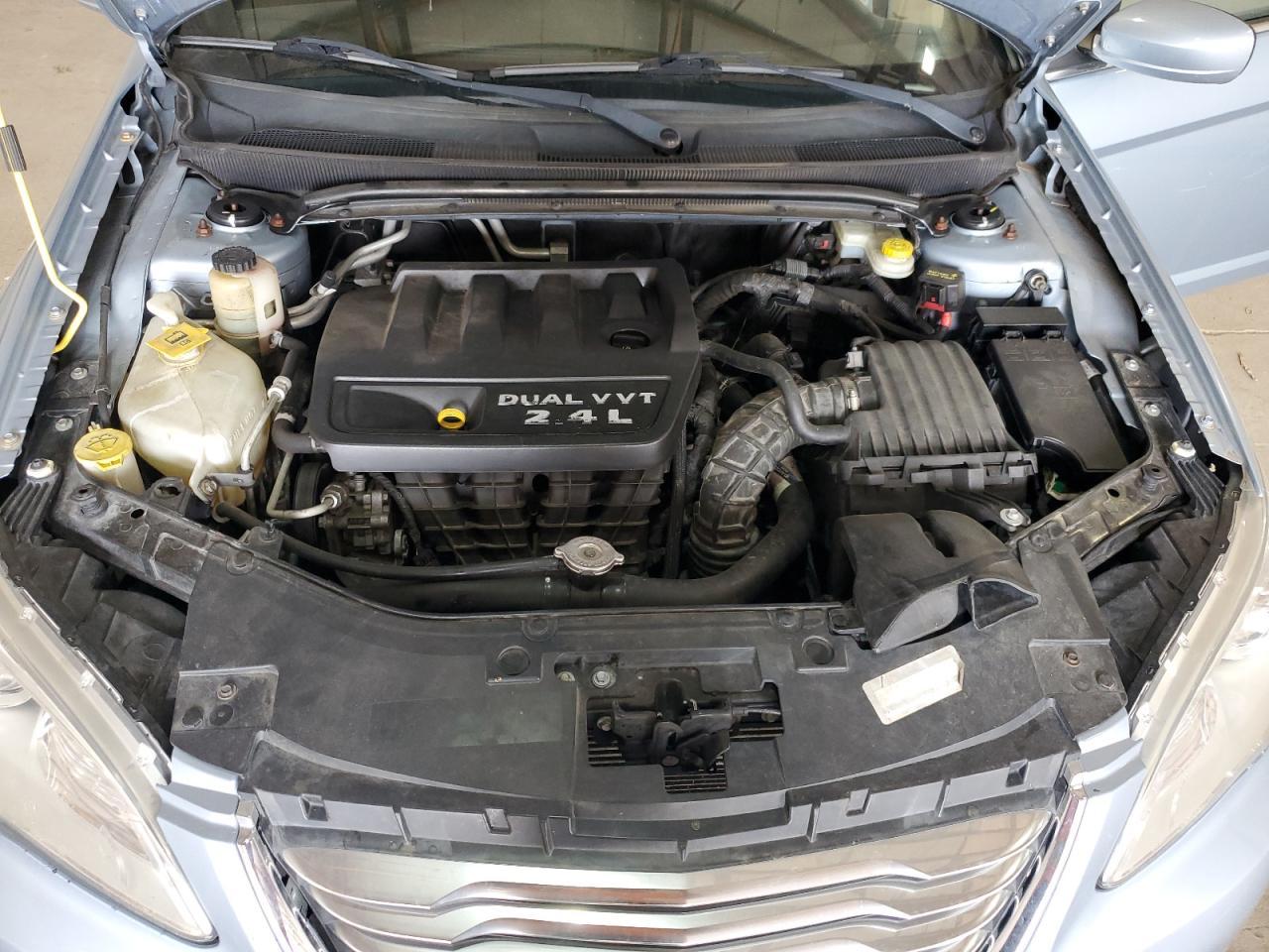 2013 CHRYSLER 200
