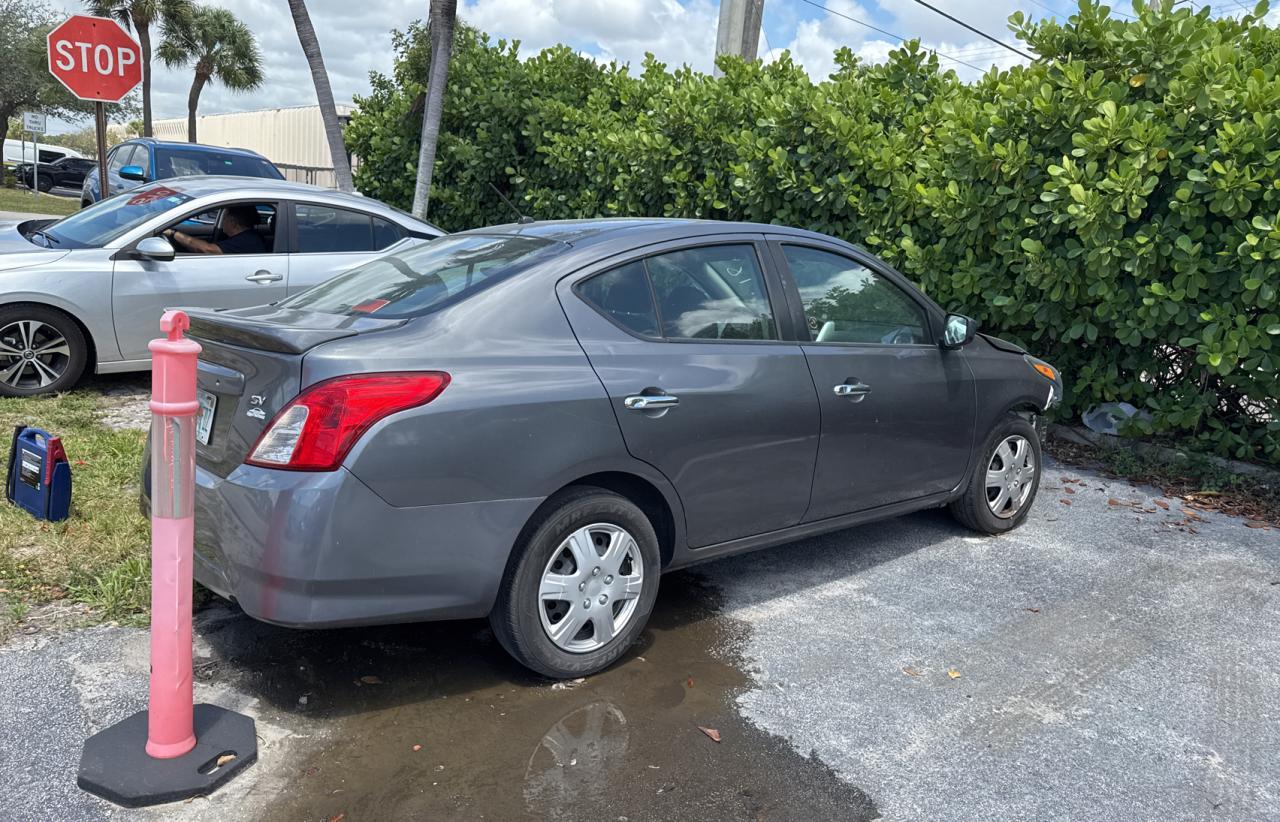 2019 NISSAN VERSA
