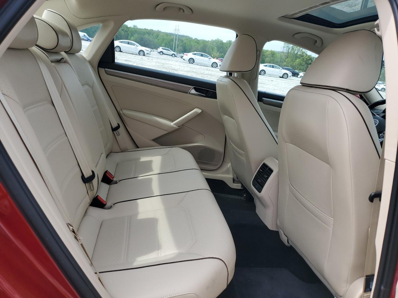 2017 VOLKSWAGEN Passat