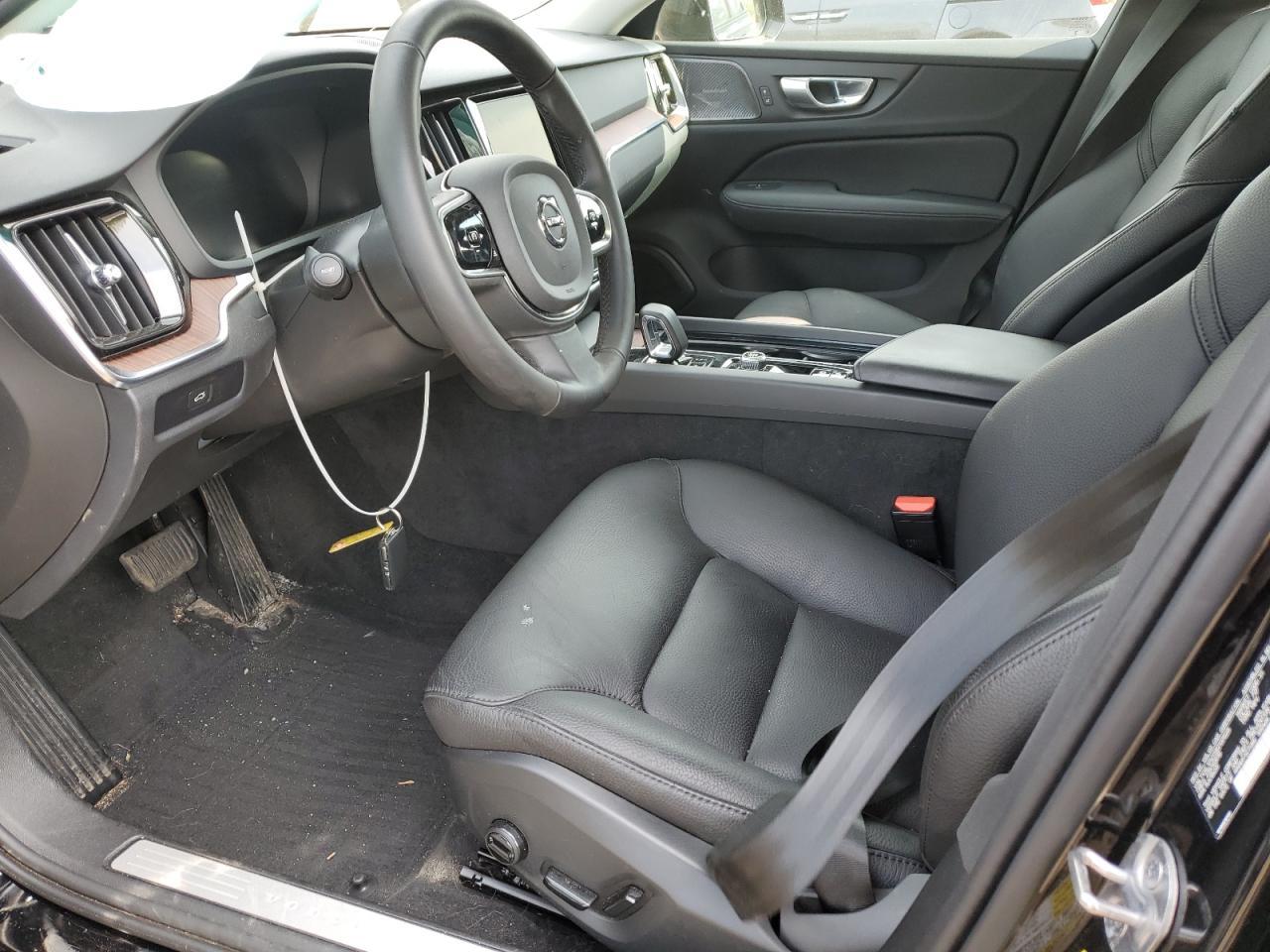 2024 VOLVO V60