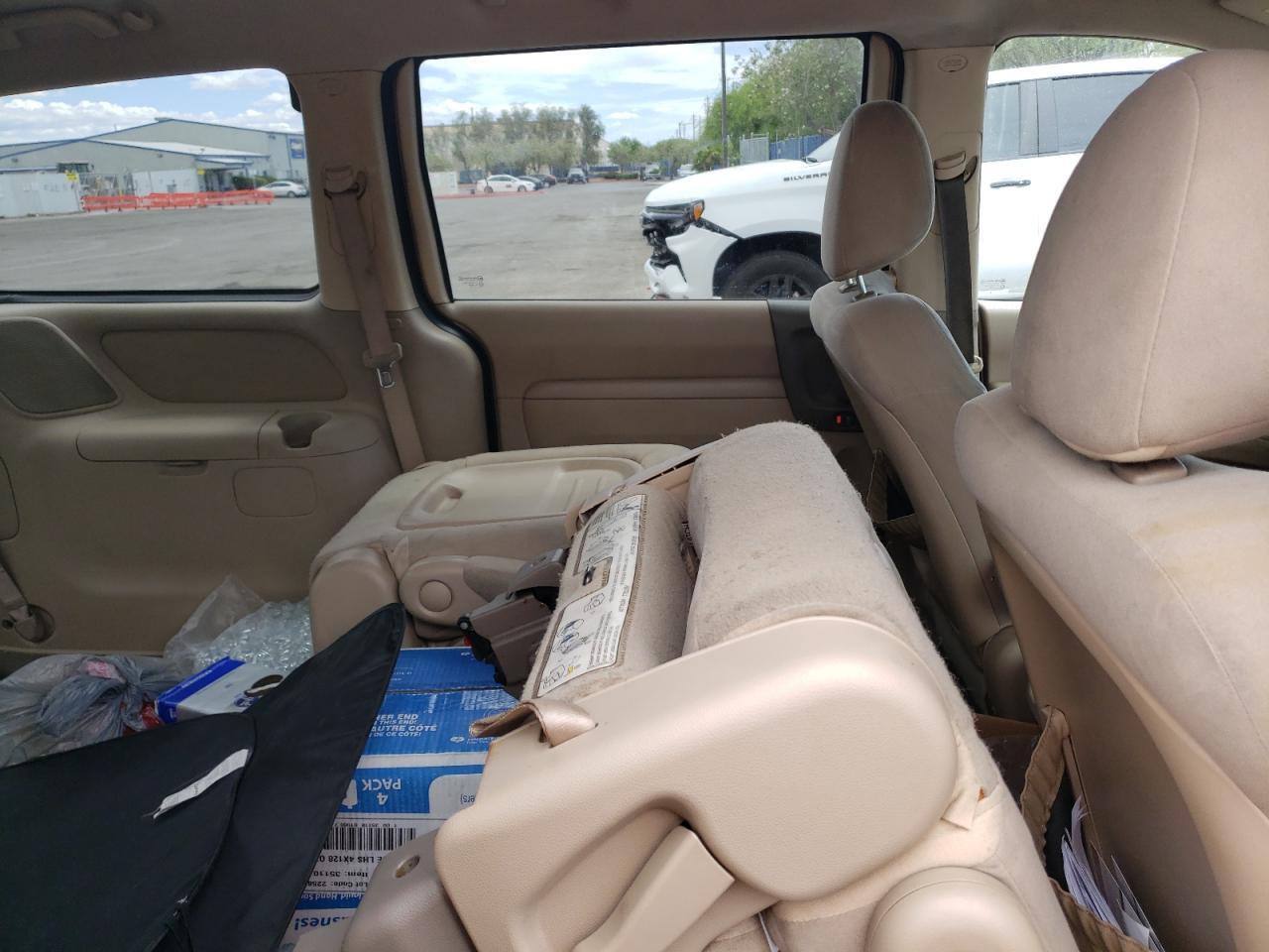 2010 KIA SEDONA