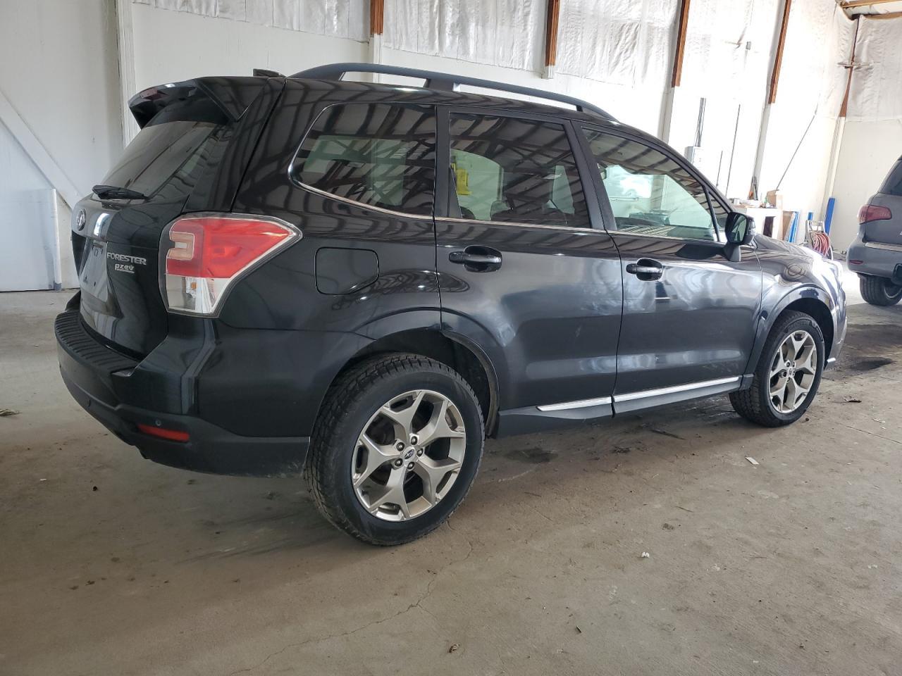 2017 SUBARU FORESTER