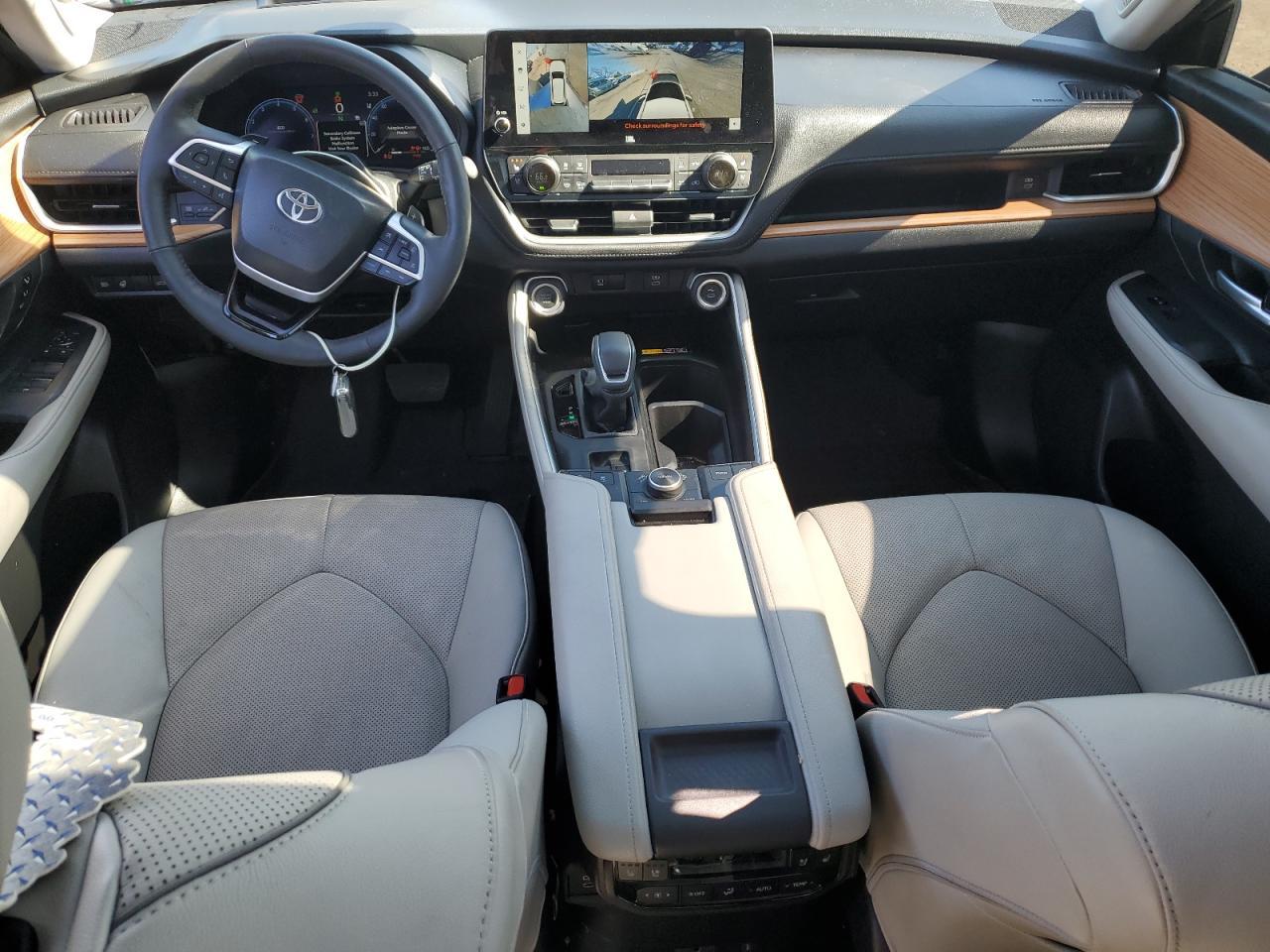 2024 TOYOTA HIGHLANDER