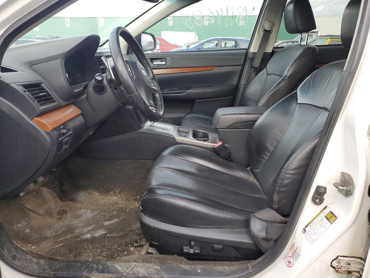 2013 SUBARU Outback