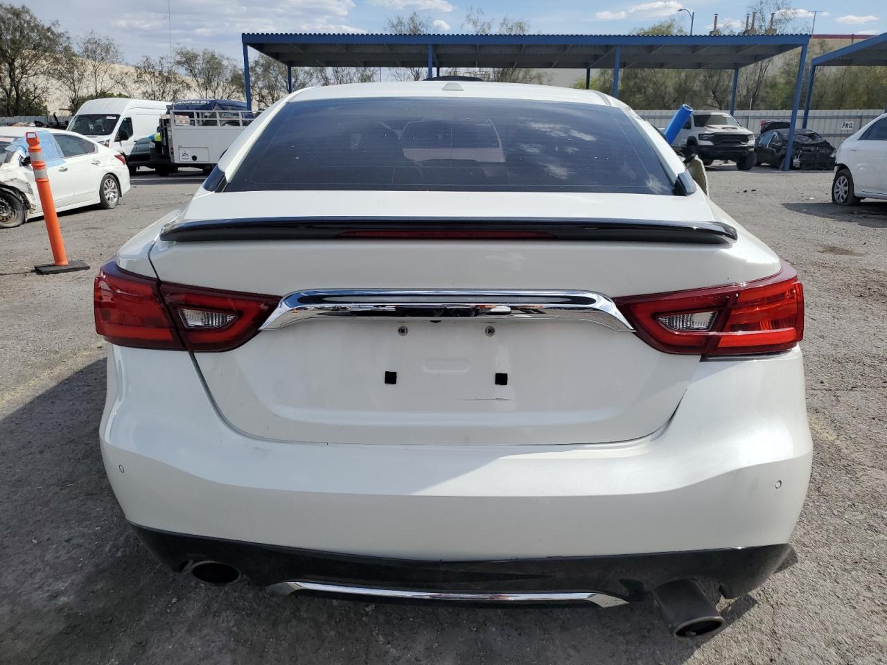 2017 NISSAN Maxima