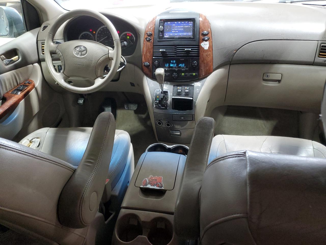 2005 TOYOTA SIENNA
