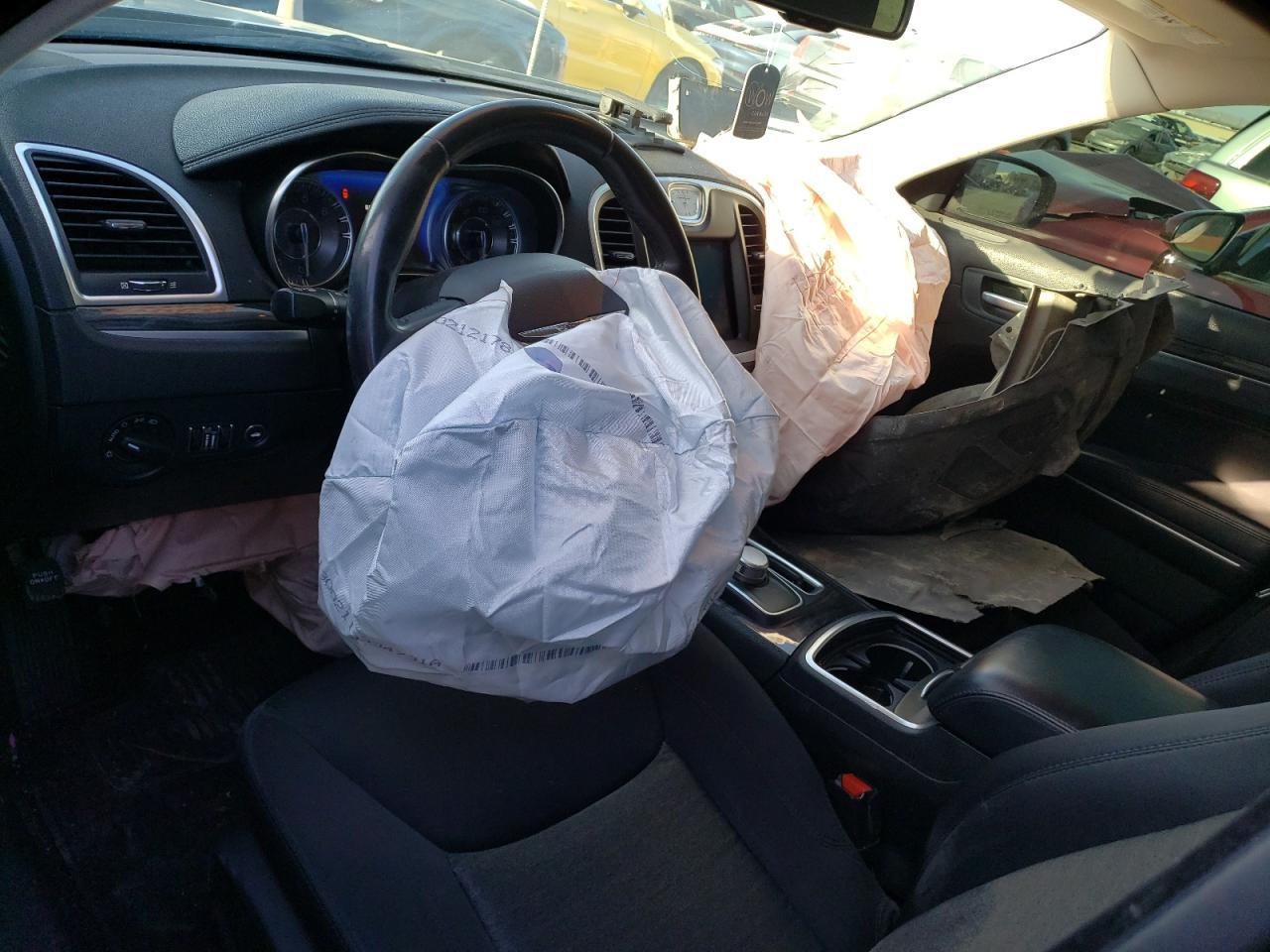 2019 CHRYSLER 300